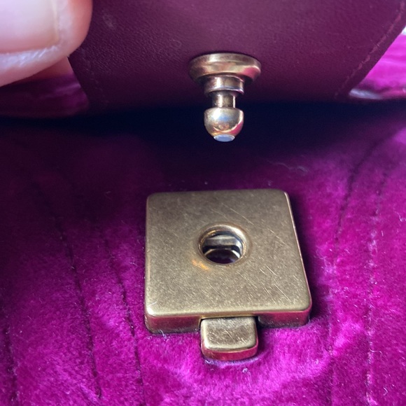 Gucci  GG Metelasse Marmont Small Velvet Shoulder Bag - Picture 4 of 13